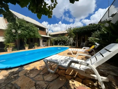 Foto Casa com 3 Dormitórios