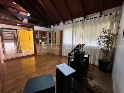 Foto Casa com 3 Dormitórios