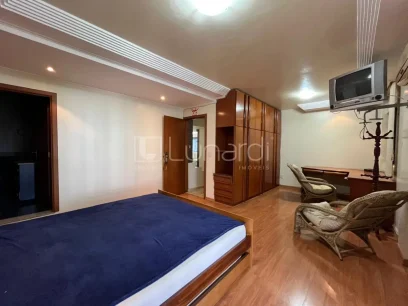 Foto Apartamento Duplex com 3 Suítes