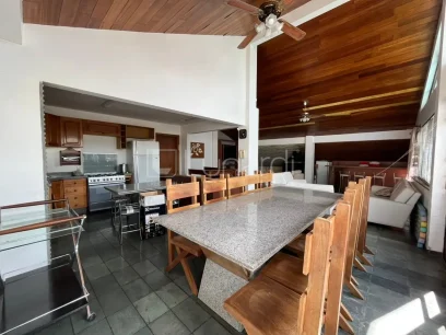 Foto Apartamento Duplex com 3 Suítes