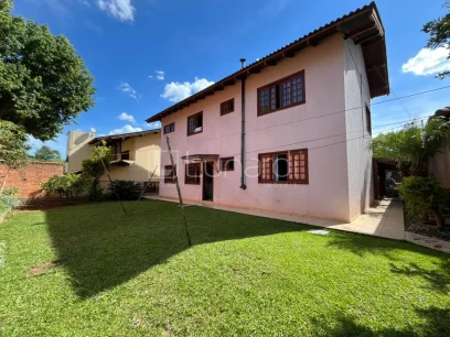 Foto Casa com 3 Dormitórios