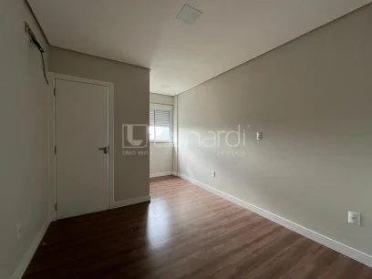 Foto Sobrado com 3 Dormitórios