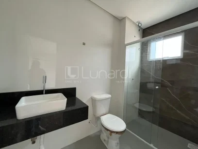 Foto Sobrado com 3 Dormitórios