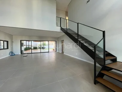 Casa com 4 Suítes - Miniatura - Lunardi Imóveis