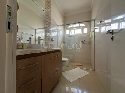 Foto Casa com 4 Dormitórios