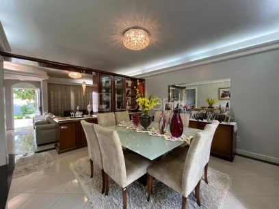 Foto Casa com 4 Dormitórios