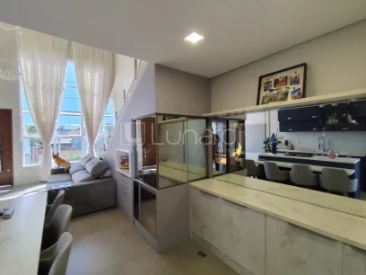 Foto Casa com 3 Suítes