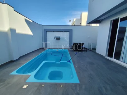 Foto Casa com 3 Suítes