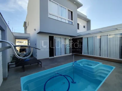 Foto Casa com 3 Suítes