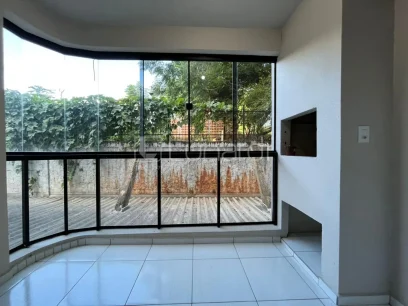 Foto Apartamento com 2 Dormitórios