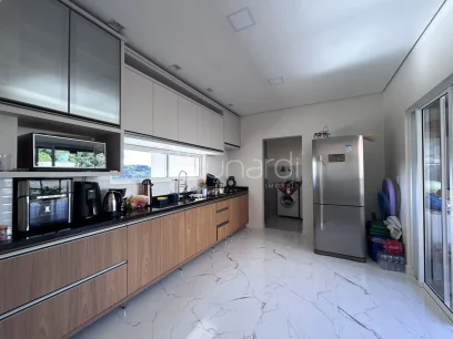 Casa com 3 Dormitórios - Miniatura - Lunardi Imóveis