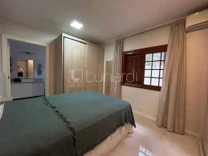 Foto Casa com 3 Dormitórios