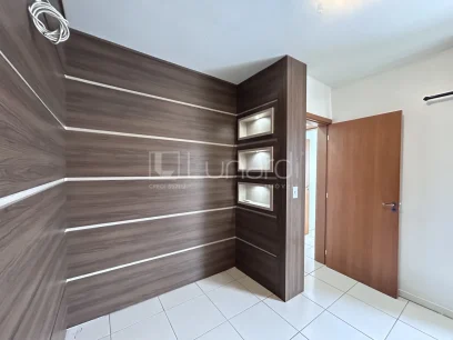 Foto Apartamento com 2 Dormitórios