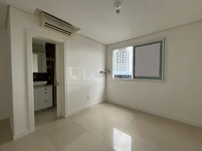 Foto Apartamento com 3 Dormitórios