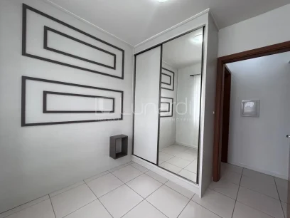 Foto Apartamento com 2 Dormitórios