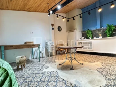 Foto Casa com 4 Dormitórios