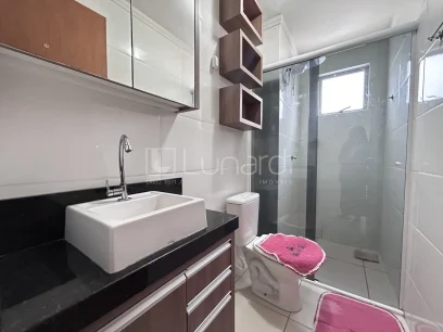 Foto Apartamento com 2 Dormitórios