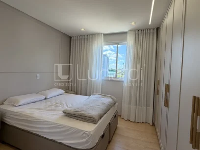 Foto Apartamento com 2 Dormitórios