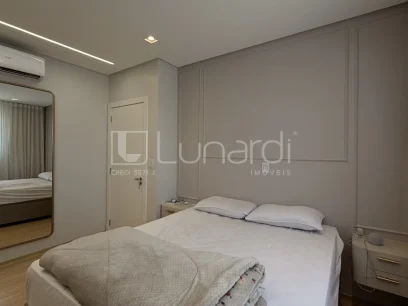 Foto Apartamento com 2 Dormitórios