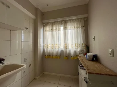 Foto Apartamento com 2 Dormitórios