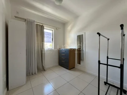 Foto Apartamento com 2 Dormitórios