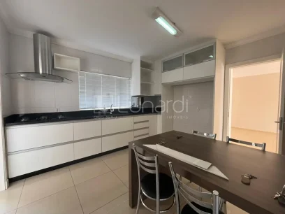 Casa com 4 Dormitórios - Miniatura - Lunardi Imóveis