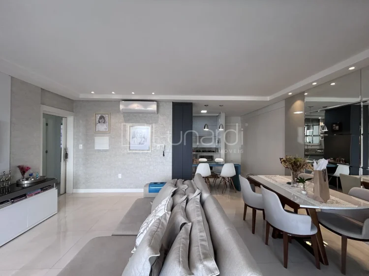 Apartamento com 3 Dormitórios