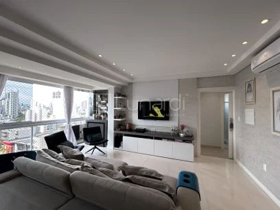 Foto Apartamento com 3 Dormitórios