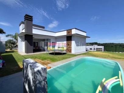 Casa com 3 Dormitórios - Miniatura - Lunardi Imóveis