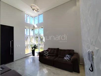 Casa com 3 Dormitórios - Miniatura - Lunardi Imóveis