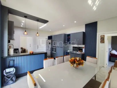 Casa com 3 Dormitórios - Miniatura - Lunardi Imóveis