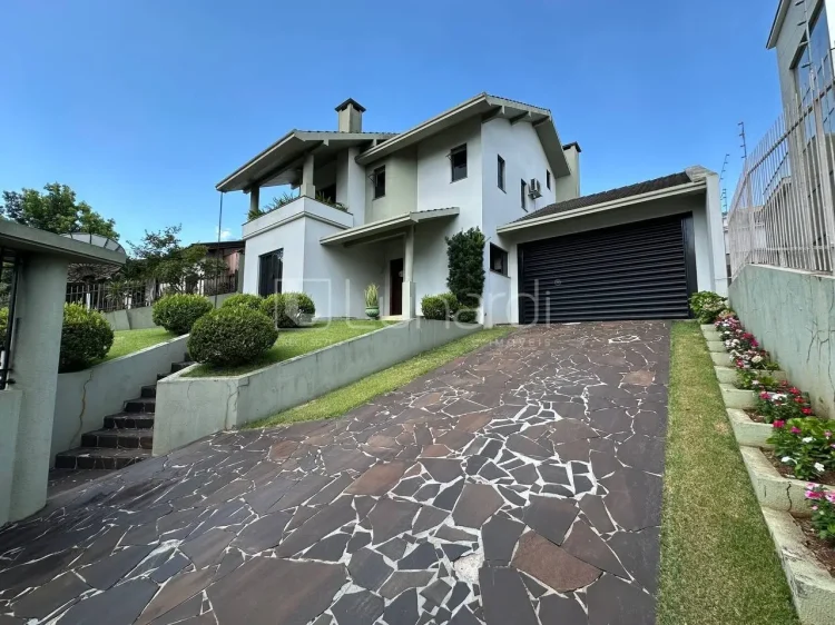 Casa com 3 Dormitórios - Lunardi Imóveis