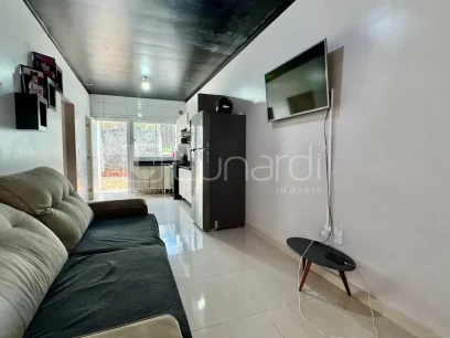 Casa com 2 Dormitórios - Miniatura - Lunardi Imóveis