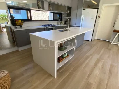 Casa com 4 Dormitórios - Miniatura - Lunardi Imóveis