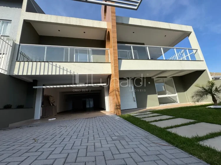 Casa com 4 Dormitórios - Lunardi Imóveis