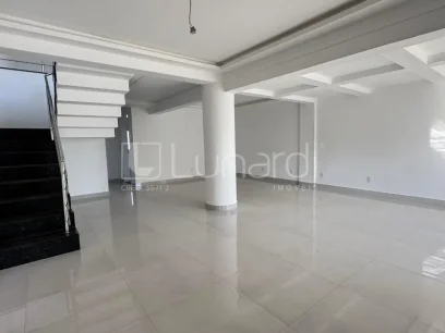 Casa com 4 Dormitórios - Miniatura - Lunardi Imóveis