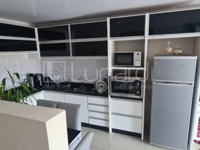 Casa em Condomínio com 2 Dormitórios - Miniatura - Lunardi Imóveis