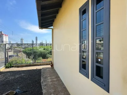 Casa com 3 Dormitórios - Miniatura - Lunardi Imóveis