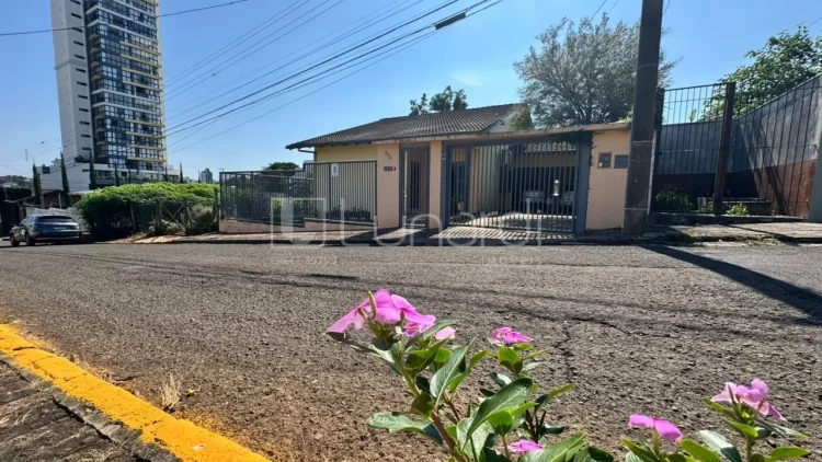 Casa com 3 Dormitórios - Lunardi Imóveis