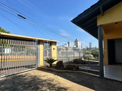 Casa com 3 Dormitórios - Miniatura - Lunardi Imóveis