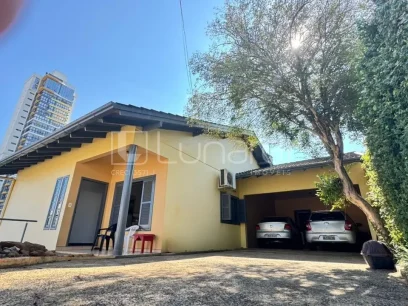 Casa com 3 Dormitórios - Miniatura - Lunardi Imóveis