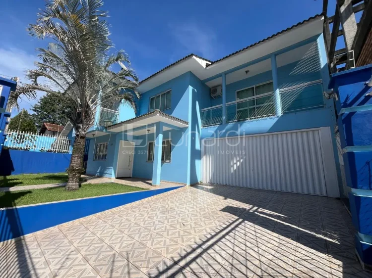 Casa com 4 Dormitórios - Lunardi Imóveis