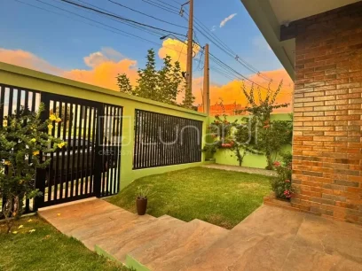 Casa com 2 Dormitórios - Miniatura - Lunardi Imóveis