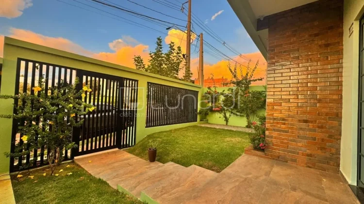 Casa com 2 Dormitórios - Lunardi Imóveis