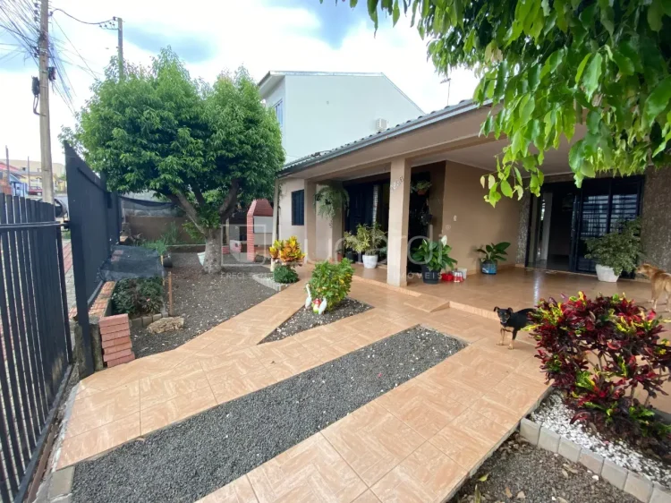 Casa com 3 Dormitórios - Lunardi Imóveis