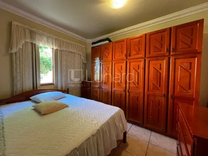 Casa com 4 Dormitórios - Miniatura - Lunardi Imóveis