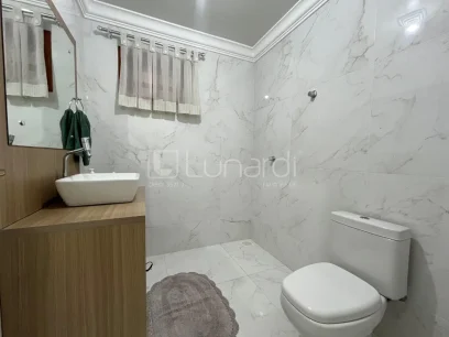 Casa com 3 Dormitórios - Miniatura - Lunardi Imóveis