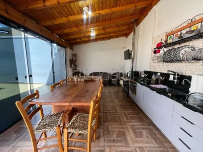 Casa com 3 Dormitórios - Miniatura - Lunardi Imóveis