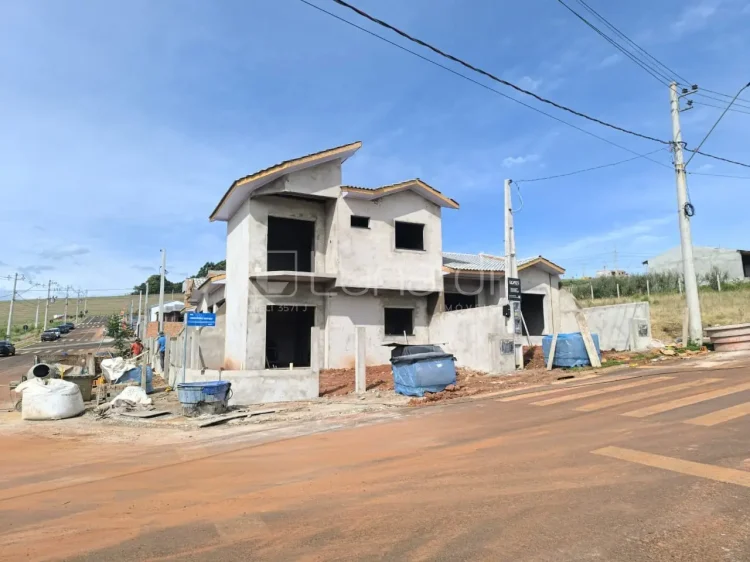 Sobrado com 2 Suítes - Lunardi Imóveis