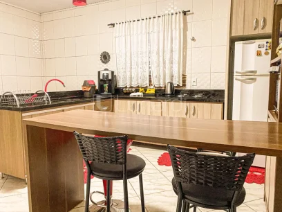 Casa com 3 Dormitórios - Miniatura - Lunardi Imóveis